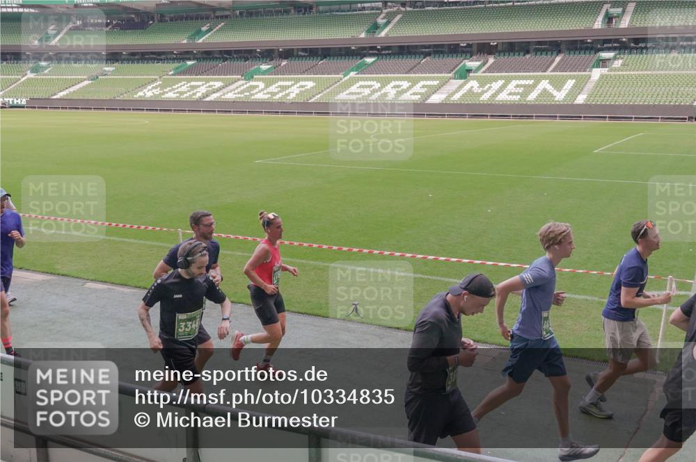 13.09.2026 - 21. swb-Marathon Bremen Michael Burmester http://msf.ph/oto/10334835 13.09.2026 13:09:03 Laufen im Stadion 164, 383, 391, 448, 532, 549, 551, 563, 625, 800, 808, 809, 813, 884, 898, 911, 1025, 1072, 1124, 1150, 1210, 1285, 1289, 1322, 1364, 1395, 1398, 1559, 1688, 1831, 1880, 1899, 2003, 2041, 2208, 2215, 2229, 2232, 2243, 2366, 2380, 2405, 2413, 2429, 2441, 2467, 2471, 2492, 2525, 2565, 2573, 2594, 2611, 2635, 2692, 2727, 2782, 2802, 2823, 2831, 2841, 2866, 2897, 2930, 2931, 2941, 3032, 3067, 3316, 3333, 3398, 3437, 3707, 3769, 3857, 109 meine-sportfotos.de
