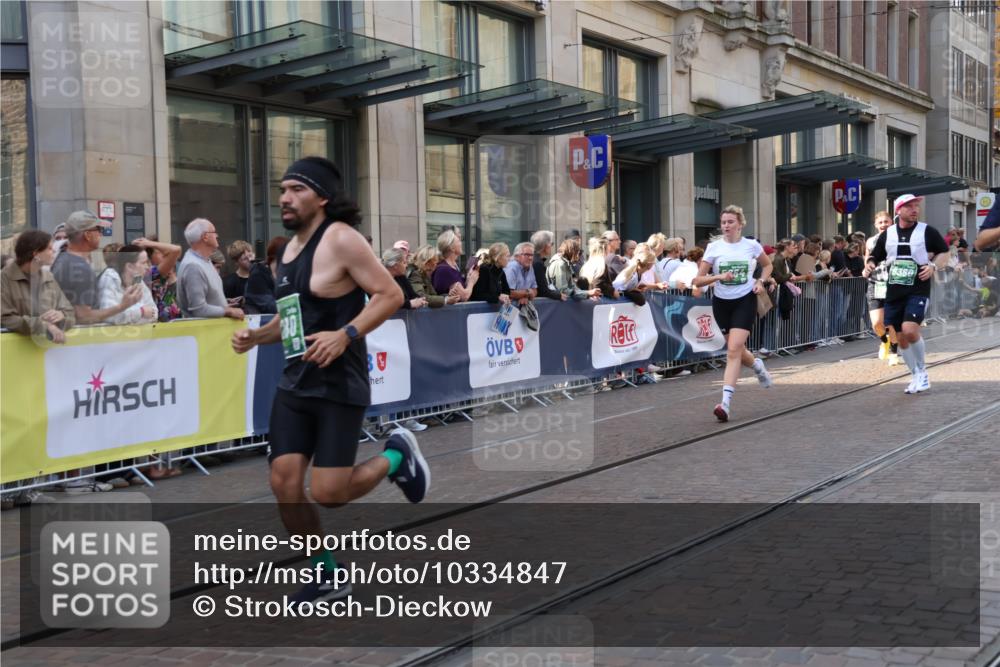 13.09.2026 - 21. swb-Marathon Bremen Strokosch-Dieckow http://msf.ph/oto/10334847 13.09.2026 13:24:32 Ziel 282, 972, 1264, 1516, 2280, 2761, 3015, 4113, 4198, 4262, 4277, 4507, 4973, 5328, 5664, 6079, 6360, 6544, 6626, 6807, 6943, 7409, 7854, 8636, 8853, 9152, 9541, 10097, 10103, 776, 789, 790, 1250, 1582, 2295, 2491, 3375, 3524, 3994, 4000, 4559, 5012, 5208, 5572, 5668, 5669, 5928, 5929, 5953, 6080, 7069, 7081, 7156, 7568, 8310, 8415, 8636, 8784, 8881, 9087, 9264, 9573, 9676, 9916, 10069, 10071, 10097 meine-sportfotos.de