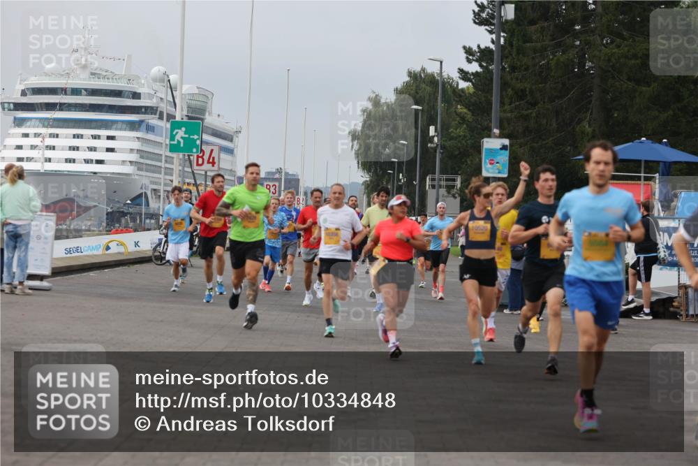 13.09.2026 - Kiel Lauf Andreas Tolksdorf http://msf.ph/oto/10334848 13.09.2026 09:52:39 Kiellinie 3, 4, 93, 10520, 10358, 4 meine-sportfotos.de