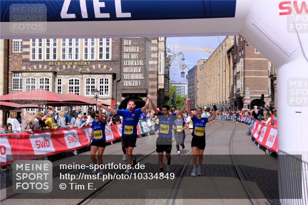 13.09.2026 - 21. swb-Marathon Bremen Tim E. http://msf.ph/oto/10334849 13.09.2026 11:06:34 Ziel 10375, 10376, 10681, 10682, 10852, 10853, 11028, 11029, 11340, 11374, 11432, 11460, 11674, 11690, 11729, 11786, 11849, 12217, 12479 meine-sportfotos.de