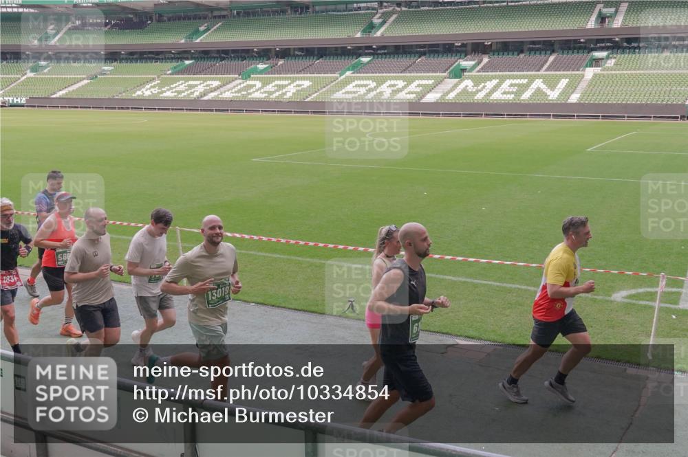 13.09.2026 - 21. swb-Marathon Bremen Michael Burmester http://msf.ph/oto/10334854 13.09.2026 13:09:05 Laufen im Stadion 164, 383, 391, 448, 532, 549, 551, 563, 625, 800, 808, 813, 884, 898, 911, 1025, 1072, 1124, 1150, 1210, 1285, 1289, 1395, 1398, 1559, 1688, 1831, 1880, 1899, 2003, 2041, 2208, 2215, 2229, 2232, 2243, 2366, 2380, 2405, 2413, 2429, 2441, 2467, 2471, 2525, 2565, 2573, 2594, 2611, 2635, 2692, 2717, 2727, 2782, 2802, 2823, 2831, 2841, 2866, 2897, 2930, 2931, 2941, 3032, 3067, 3291, 3316, 3333, 3398, 3437, 3707, 3769, 3857, 109 meine-sportfotos.de