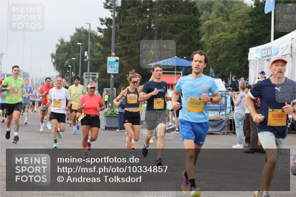 13.09.2026 - Kiel Lauf Andreas Tolksdorf http://msf.ph/oto/10334857 13.09.2026 09:52:40 Kiellinie 7426, 10520, 601, 10358, 5584, 4, 11, 5268 meine-sportfotos.de