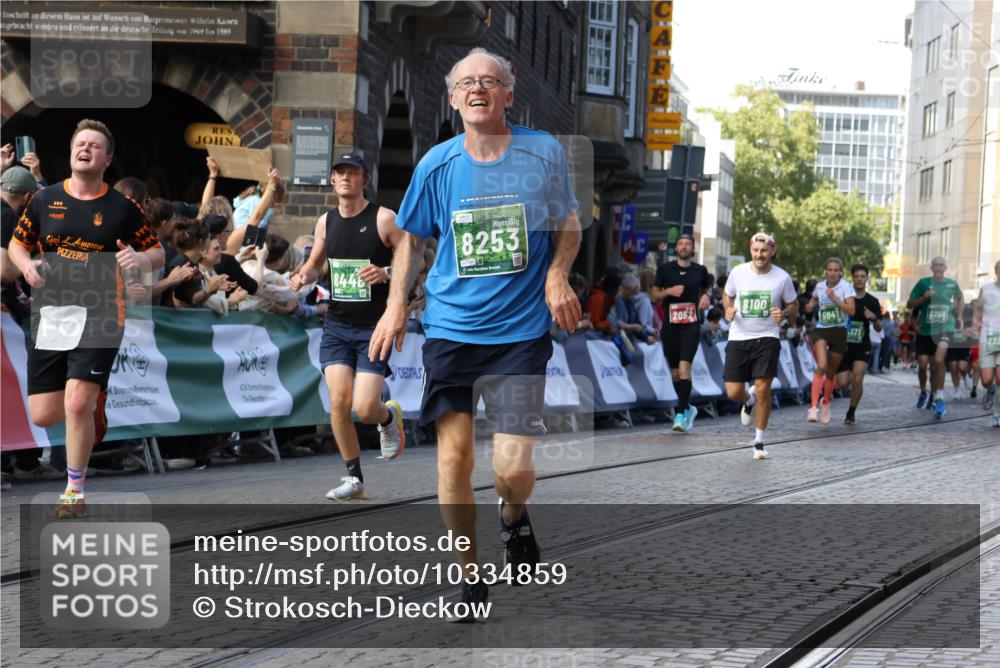 13.09.2026 - 21. swb-Marathon Bremen Strokosch-Dieckow http://msf.ph/oto/10334859 13.09.2026 13:17:28 Ziel 2052, 3246, 3706, 4156, 4805, 6624, 6704, 6759, 6953, 7284, 8111, 8418, 8858, 560, 771, 1297, 2008, 2125, 2234, 2812, 3760, 4171, 4498, 4499, 4620, 5041, 5550, 5817, 7901, 8100, 8250, 8446, 9075, 9400, 9505, 13107 meine-sportfotos.de