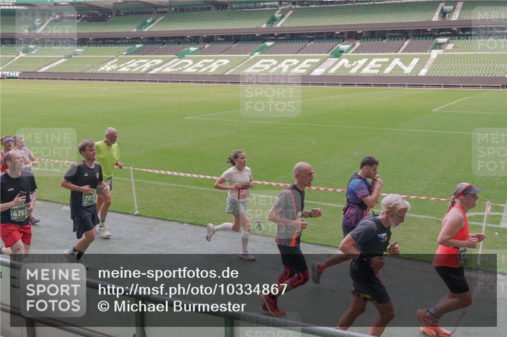 13.09.2026 - 21. swb-Marathon Bremen Michael Burmester http://msf.ph/oto/10334867 13.09.2026 13:09:07 Laufen im Stadion 164, 383, 391, 448, 532, 549, 551, 563, 625, 800, 808, 813, 869, 884, 898, 911, 1025, 1072, 1124, 1150, 1210, 1285, 1289, 1395, 1398, 1559, 1688, 1831, 1880, 1899, 2003, 2041, 2208, 2215, 2229, 2232, 2243, 2366, 2380, 2413, 2429, 2441, 2467, 2471, 2525, 2573, 2594, 2611, 2635, 2692, 2717, 2727, 2782, 2802, 2823, 2831, 2841, 2866, 2897, 2930, 2931, 2941, 3032, 3067, 3291, 3316, 3333, 3398, 3437, 3707, 3769, 3857, 109 meine-sportfotos.de