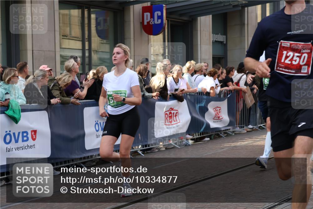 13.09.2026 - 21. swb-Marathon Bremen Strokosch-Dieckow http://msf.ph/oto/10334877 13.09.2026 13:24:33 Ziel 282, 972, 1264, 1516, 2280, 2761, 3015, 4113, 4198, 4262, 4277, 4507, 4973, 5328, 5664, 6079, 6360, 6544, 6626, 6807, 6943, 7409, 7854, 8853, 9152, 9541, 10103, 789, 790, 1250, 1582, 2295, 2491, 3375, 3524, 3994, 4000, 4559, 5012, 5572, 5668, 5669, 5928, 5929, 5953, 6080, 7069, 7081, 7156, 7568, 8310, 8415, 8636, 8784, 8881, 9264, 9573, 9676, 9916, 10069, 10071, 10097 meine-sportfotos.de
