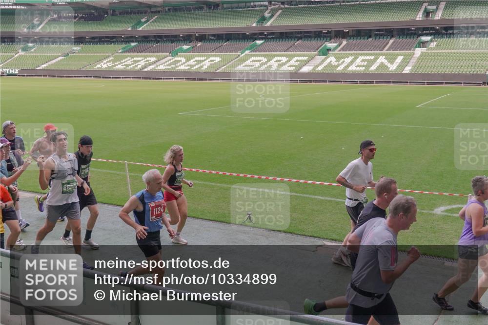 13.09.2026 - 21. swb-Marathon Bremen Michael Burmester http://msf.ph/oto/10334899 13.09.2026 13:09:10 Laufen im Stadion 164, 383, 391, 448, 532, 549, 551, 563, 625, 800, 808, 813, 869, 884, 898, 911, 1025, 1072, 1124, 1150, 1180, 1285, 1289, 1395, 1398, 1559, 1688, 1831, 1880, 1899, 2003, 2041, 2208, 2215, 2229, 2232, 2243, 2366, 2380, 2413, 2429, 2441, 2467, 2471, 2525, 2573, 2594, 2611, 2635, 2692, 2717, 2727, 2782, 2802, 2823, 2831, 2841, 2866, 2897, 2930, 2931, 2941, 3032, 3067, 3086, 3291, 3316, 3333, 3398, 3437, 3707, 3769, 3857, 109 meine-sportfotos.de