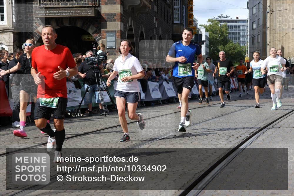 13.09.2026 - 21. swb-Marathon Bremen Strokosch-Dieckow http://msf.ph/oto/10334902 13.09.2026 13:25:52 Ziel 191, 209, 260, 1650, 1752, 3124, 3186, 3806, 4717, 4927, 5703, 5755, 5814, 6380, 7252, 8545, 8597, 8695, 8769, 8890, 9440, 9468, 9506, 1163, 1896, 2062, 2666, 2708, 3248, 3516, 4067, 4476, 5558, 5701, 6135, 6605, 6886, 7638, 7780, 8361, 8592, 8635, 9266, 9794 meine-sportfotos.de