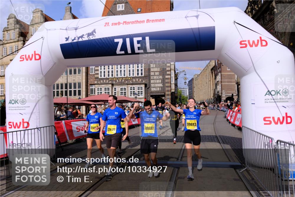 13.09.2026 - 21. swb-Marathon Bremen Tim E. http://msf.ph/oto/10334927 13.09.2026 11:06:35 Ziel 10375, 10376, 10681, 10682, 10852, 10853, 11028, 11029, 11340, 11374, 11432, 11460, 11674, 11690, 11729, 11786, 11849, 12217, 12479 meine-sportfotos.de