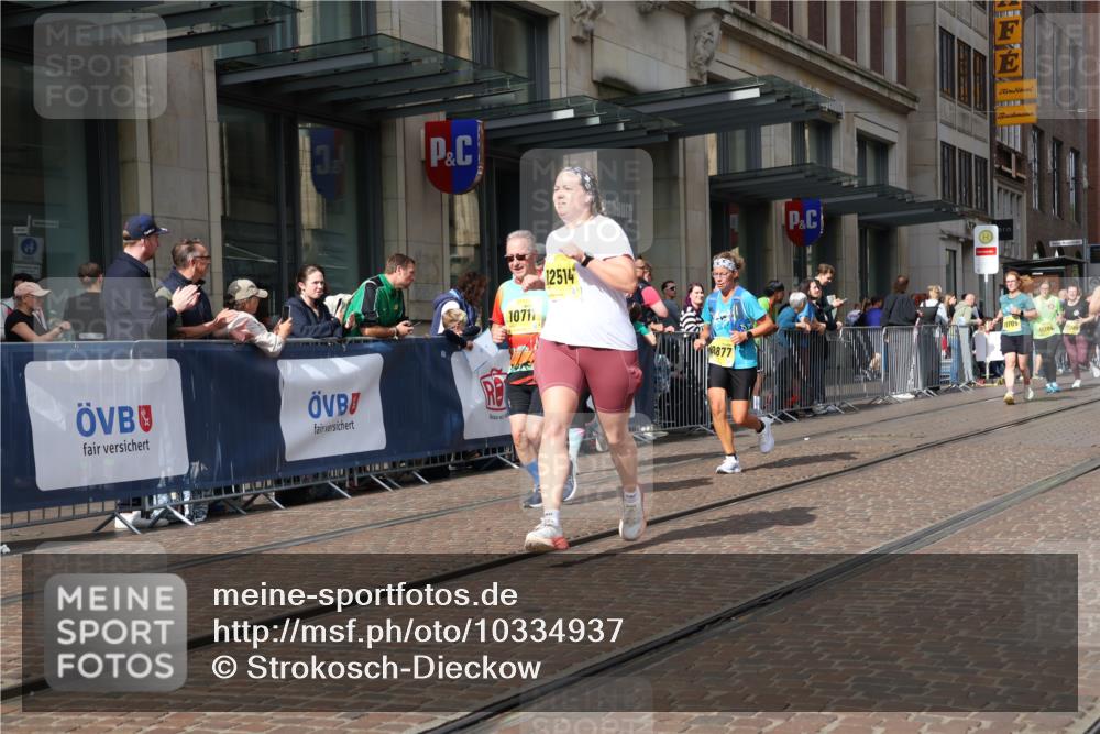 13.09.2026 - 21. swb-Marathon Bremen Strokosch-Dieckow http://msf.ph/oto/10334937 13.09.2026 11:04:26 Ziel 10160, 10198, 10283, 10315, 10481, 10711, 10729, 10855, 10856, 10877, 10940, 11006, 11114, 11133, 11272, 11364, 11366, 11395, 11518, 11592, 11705, 11757, 11761, 11991, 12005, 12420, 12493, 12495, 12498, 12500, 12502, 12563, 10182, 10245, 10291, 10390, 10516, 10526, 10613, 10671, 10672, 10755, 11214, 11215, 11221, 11248, 11318, 11336, 11410, 11539, 11720, 11726, 11740, 11909, 12001, 12009, 12103, 12113, 12276, 12929 meine-sportfotos.de