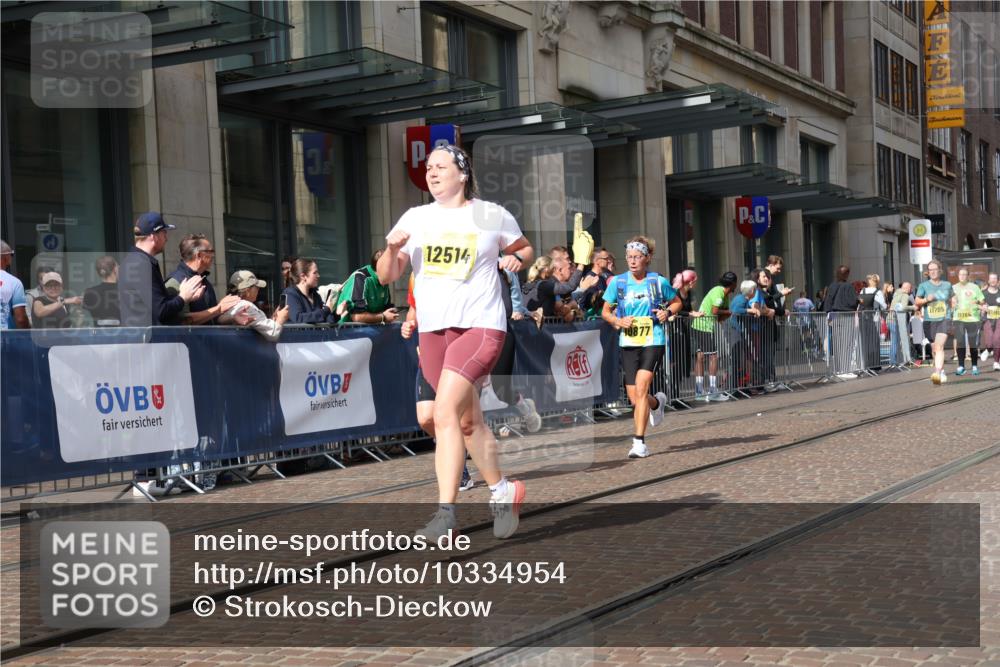 13.09.2026 - 21. swb-Marathon Bremen Strokosch-Dieckow http://msf.ph/oto/10334954 13.09.2026 11:04:27 Ziel 10160, 10198, 10283, 10315, 10481, 10711, 10729, 10741, 10855, 10856, 10877, 10940, 11006, 11114, 11133, 11272, 11364, 11366, 11395, 11518, 11592, 11705, 11757, 11761, 11939, 11991, 12005, 12420, 12493, 12495, 12498, 12500, 12502, 12563, 10160, 10182, 10245, 10291, 10390, 10516, 10526, 10613, 10671, 10672, 10755, 11214, 11215, 11221, 11248, 11336, 11410, 11539, 11720, 11726, 11740, 11761, 12001, 12009, 12103, 12113, 12276, 12929 meine-sportfotos.de