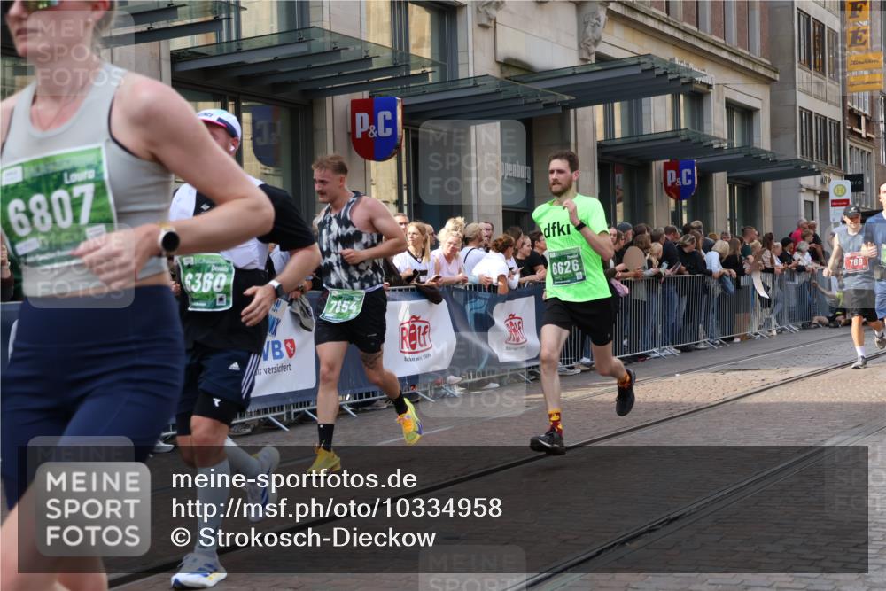 13.09.2026 - 21. swb-Marathon Bremen Strokosch-Dieckow http://msf.ph/oto/10334958 13.09.2026 13:24:34 Ziel 282, 972, 1264, 1516, 2280, 2761, 3015, 4113, 4198, 4262, 4277, 4507, 4973, 5328, 5664, 6079, 6360, 6544, 6626, 6807, 6943, 7409, 7854, 8853, 9152, 9541, 10103, 789, 790, 1250, 1582, 2295, 2491, 3375, 3524, 3994, 4000, 4559, 5572, 5668, 5669, 5928, 5929, 5953, 6080, 7069, 7081, 7156, 7568, 8310, 8415, 8636, 8784, 8881, 9264, 9573, 9676, 9916, 10069, 10071, 10097 meine-sportfotos.de