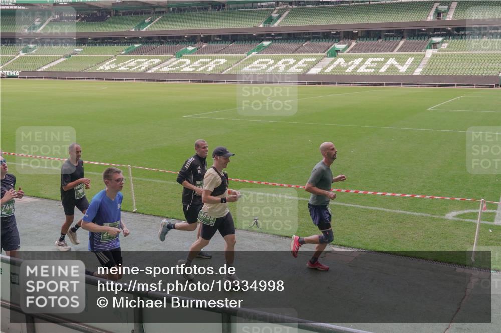 13.09.2026 - 21. swb-Marathon Bremen Michael Burmester http://msf.ph/oto/10334998 13.09.2026 13:09:18 Laufen im Stadion 164, 383, 391, 448, 532, 549, 551, 563, 625, 800, 813, 869, 884, 898, 1025, 1072, 1124, 1150, 1180, 1285, 1289, 1395, 1398, 1559, 1688, 1831, 1880, 1899, 2041, 2208, 2215, 2229, 2232, 2243, 2366, 2380, 2413, 2429, 2441, 2467, 2471, 2525, 2530, 2573, 2594, 2611, 2635, 2692, 2714, 2717, 2727, 2782, 2785, 2823, 2841, 2866, 2897, 2920, 2930, 2931, 2941, 3032, 3063, 3067, 3086, 3291, 3316, 3333, 3398, 3437, 3707, 3769, 3857, 109 meine-sportfotos.de
