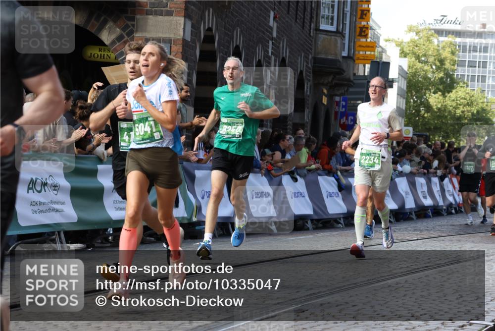 13.09.2026 - 21. swb-Marathon Bremen Strokosch-Dieckow http://msf.ph/oto/10335047 13.09.2026 13:17:33 Ziel 842, 2052, 3148, 3246, 4156, 4805, 6095, 6624, 6734, 6759, 6953, 7284, 8111, 8418, 8858, 771, 1297, 2125, 2234, 2812, 3051, 3760, 4171, 4374, 4498, 4499, 4620, 5041, 5817, 7901, 8250, 9400, 9505, 13107 meine-sportfotos.de