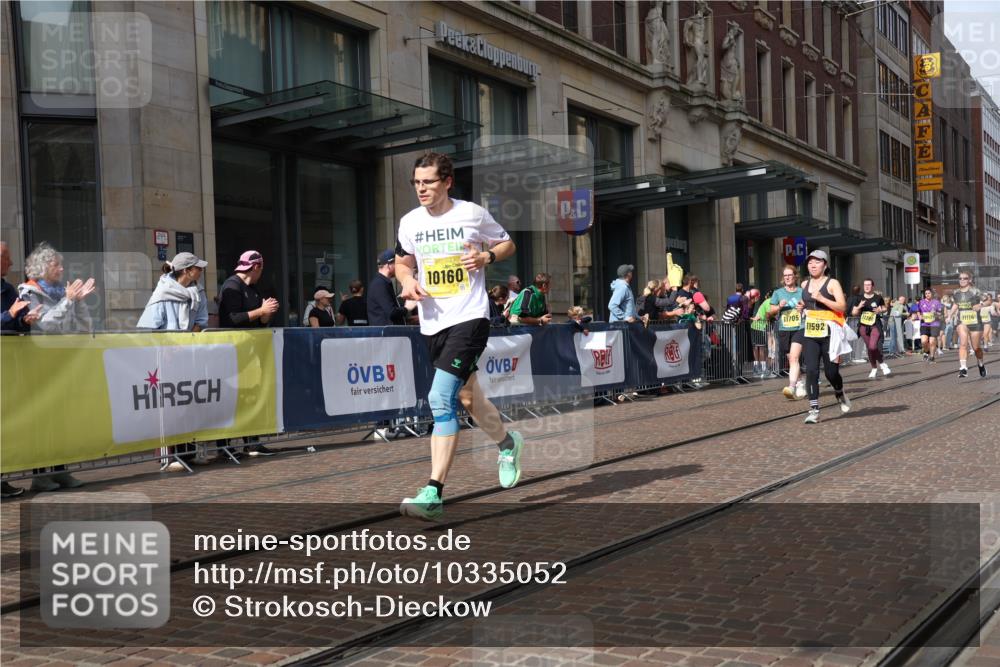 13.09.2026 - 21. swb-Marathon Bremen Strokosch-Dieckow http://msf.ph/oto/10335052 13.09.2026 11:04:30 Ziel 10198, 10283, 10315, 10481, 10729, 10741, 10855, 10856, 10877, 10940, 11006, 11114, 11133, 11272, 11364, 11366, 11395, 11518, 11592, 11705, 11757, 11939, 11991, 12005, 12235, 12420, 12493, 12495, 12498, 12500, 12502, 12522, 12563, 10160, 10182, 10245, 10291, 10526, 10613, 10711, 10755, 11214, 11215, 11221, 11248, 11336, 11410, 11720, 11726, 11740, 11761, 11991, 12009, 12276, 12929 meine-sportfotos.de