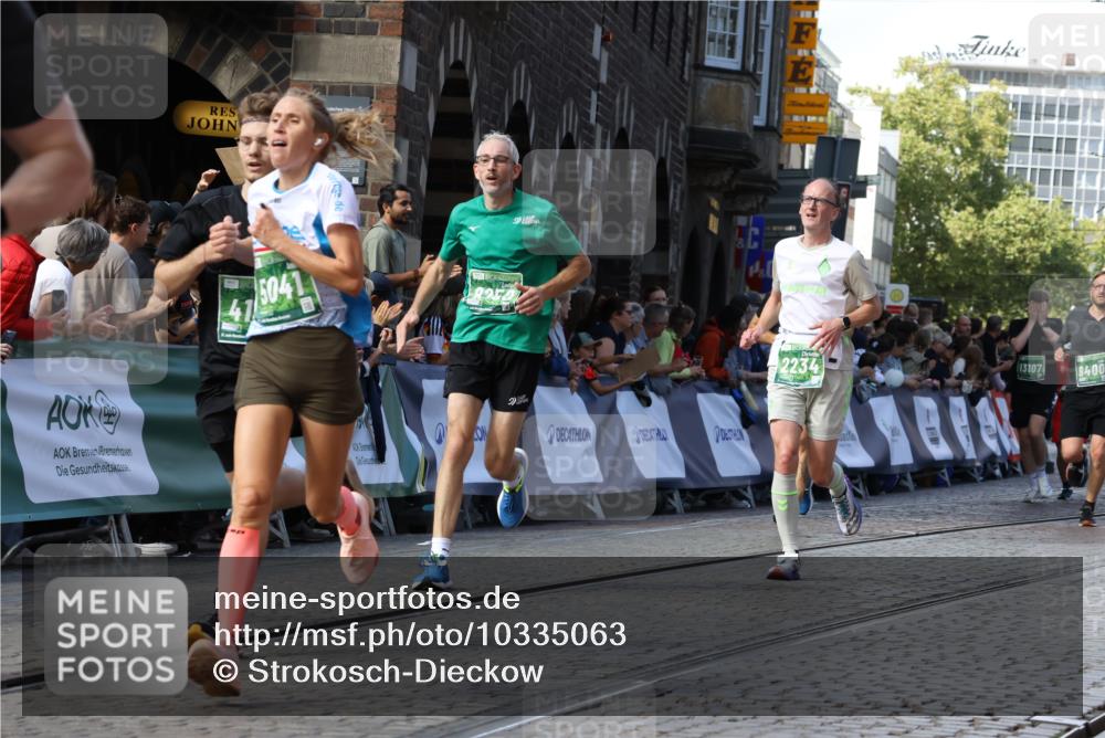 13.09.2026 - 21. swb-Marathon Bremen Strokosch-Dieckow http://msf.ph/oto/10335063 13.09.2026 13:17:33 Ziel 842, 2052, 3148, 3246, 4156, 4805, 6095, 6624, 6734, 6759, 6953, 7284, 8111, 8418, 8858, 771, 1297, 2125, 2234, 2812, 3051, 3760, 4171, 4374, 4498, 4499, 4620, 5041, 5817, 7901, 8250, 9400, 9505, 13107 meine-sportfotos.de
