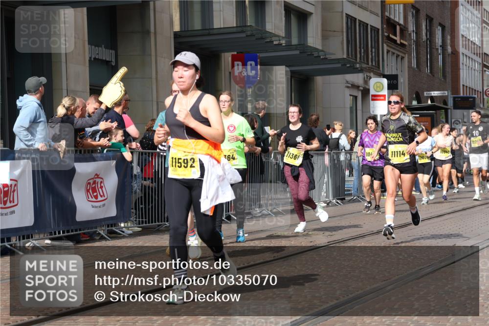 13.09.2026 - 21. swb-Marathon Bremen Strokosch-Dieckow http://msf.ph/oto/10335070 13.09.2026 11:04:31 Ziel 10198, 10283, 10315, 10465, 10481, 10729, 10741, 10850, 10855, 10856, 10877, 10940, 10975, 11006, 11114, 11133, 11272, 11364, 11366, 11395, 11518, 11592, 11705, 11757, 11939, 12005, 12235, 12420, 12493, 12495, 12498, 12500, 12502, 12522, 12563, 10160, 10182, 10245, 10291, 10526, 10613, 10711, 10755, 10877, 11214, 11215, 11221, 11248, 11336, 11410, 11720, 11726, 11740, 11761, 11991, 12009, 12276, 12929 meine-sportfotos.de