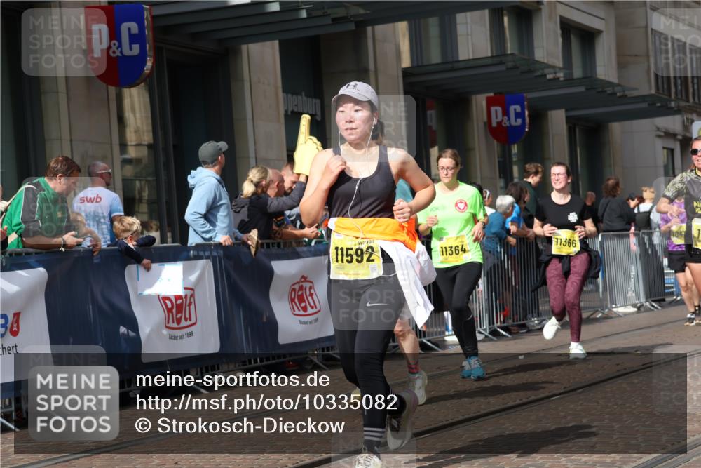 13.09.2026 - 21. swb-Marathon Bremen Strokosch-Dieckow http://msf.ph/oto/10335082 13.09.2026 11:04:31 Ziel 10198, 10283, 10315, 10465, 10481, 10729, 10741, 10850, 10855, 10856, 10877, 10940, 10975, 11006, 11114, 11133, 11272, 11364, 11366, 11395, 11518, 11592, 11705, 11757, 11939, 12005, 12235, 12420, 12493, 12495, 12498, 12500, 12502, 12522, 12563, 10160, 10182, 10245, 10291, 10526, 10613, 10711, 10755, 10877, 11214, 11215, 11221, 11248, 11336, 11410, 11720, 11726, 11740, 11761, 11991, 12009, 12276, 12929 meine-sportfotos.de