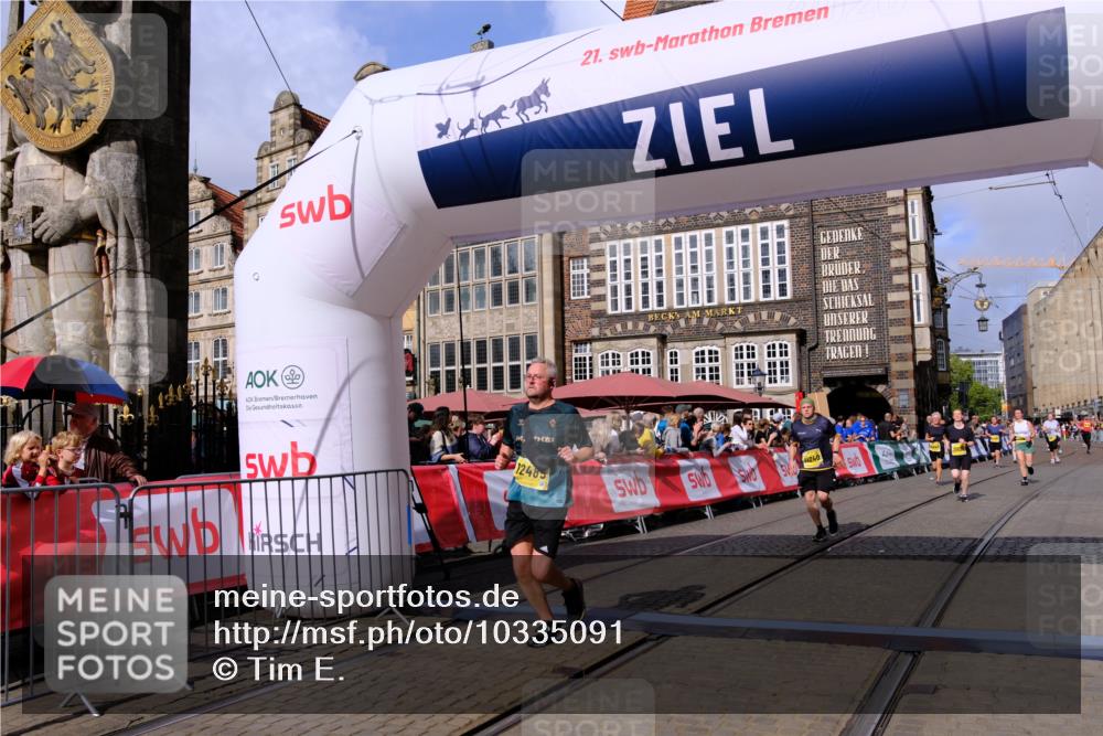 13.09.2026 - 21. swb-Marathon Bremen Tim E. http://msf.ph/oto/10335091 13.09.2026 11:06:47 Ziel 10376, 10654, 10681, 10682, 10849, 10852, 10853, 11021, 11028, 11240, 11340, 11374, 11432, 11729, 11849, 12217, 12479, 12485 meine-sportfotos.de