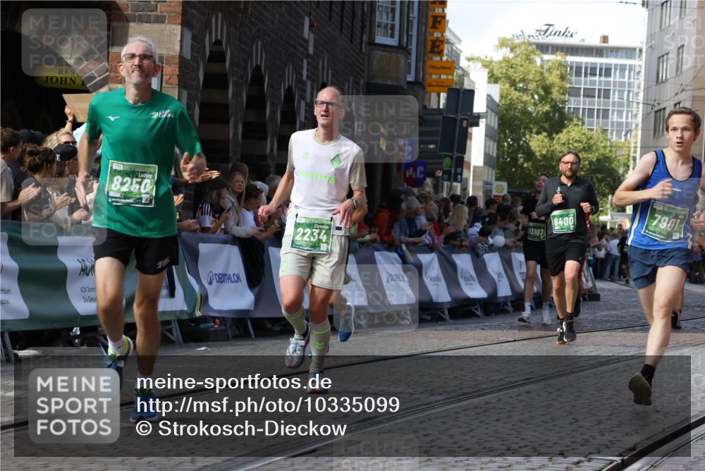 13.09.2026 - 21. swb-Marathon Bremen Strokosch-Dieckow http://msf.ph/oto/10335099 13.09.2026 13:17:34 Ziel 842, 2052, 3148, 4156, 4805, 6095, 6624, 6734, 6759, 6953, 7284, 8111, 8418, 8858, 771, 1297, 2125, 2234, 2812, 3051, 3760, 4286, 4374, 4498, 4499, 4620, 5530, 5817, 8250, 9400, 9505, 13107 meine-sportfotos.de