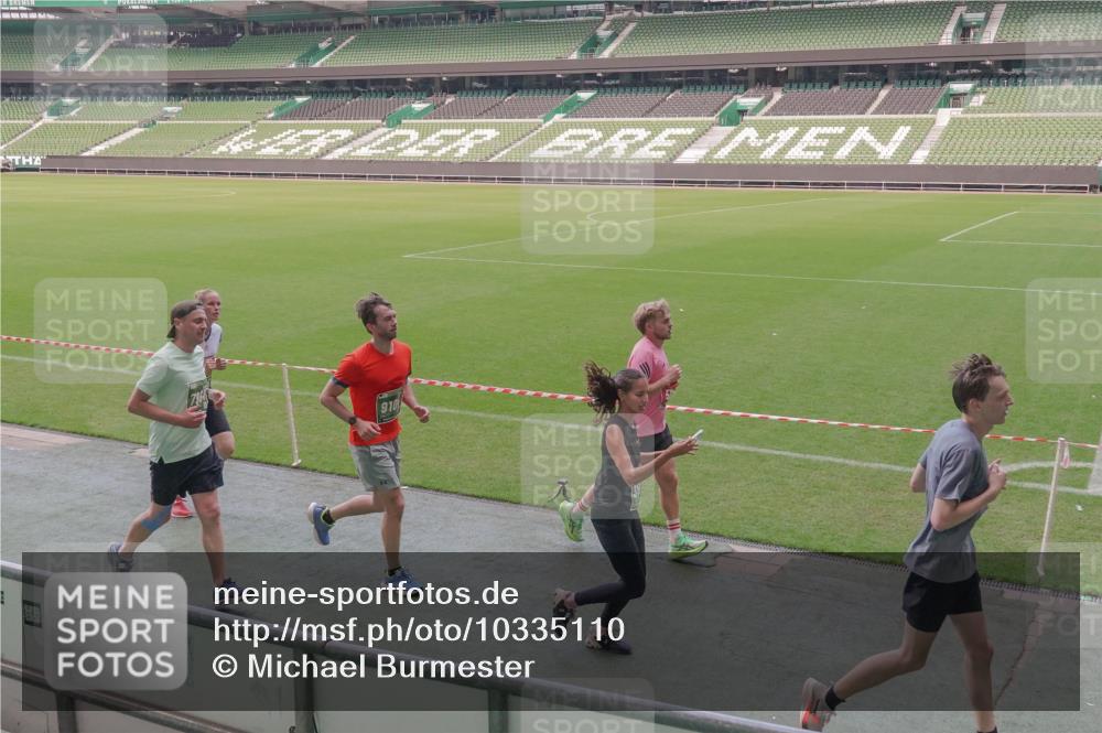 13.09.2026 - 21. swb-Marathon Bremen Michael Burmester http://msf.ph/oto/10335110 13.09.2026 13:09:28 Laufen im Stadion 164, 383, 391, 448, 532, 549, 551, 563, 625, 813, 869, 884, 898, 1025, 1072, 1124, 1150, 1180, 1285, 1289, 1398, 1559, 1688, 1855, 1867, 1880, 1899, 2041, 2208, 2215, 2229, 2232, 2243, 2268, 2366, 2380, 2413, 2429, 2441, 2467, 2471, 2525, 2530, 2553, 2573, 2594, 2635, 2692, 2714, 2717, 2727, 2782, 2785, 2823, 2841, 2897, 2920, 2930, 2931, 2941, 3032, 3063, 3067, 3086, 3291, 3316, 3333, 3398, 3437, 3707, 3769, 3857, 109 meine-sportfotos.de
