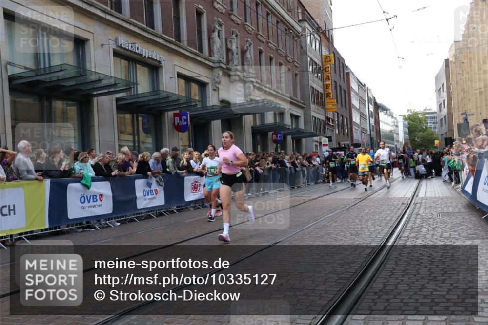 13.09.2026 - 21. swb-Marathon Bremen Strokosch-Dieckow http://msf.ph/oto/10335127 13.09.2026 13:24:42 Ziel 972, 1080, 1166, 1264, 1436, 1448, 2322, 2761, 3015, 3105, 4091, 4113, 4262, 4507, 4918, 4973, 5664, 6079, 6360, 6544, 6807, 6943, 7409, 7854, 8245, 8853, 9073, 9152, 9360, 9493, 10103, 13088, 282, 789, 790, 1516, 1582, 2280, 3375, 3524, 3994, 4000, 4198, 4277, 5328, 5572, 5664, 5668, 5669, 5929, 5953, 6080, 6626, 7156, 7568, 8310, 8636, 8784, 8881, 9264, 9541, 9573, 9676, 10069, 10071, 10097 meine-sportfotos.de