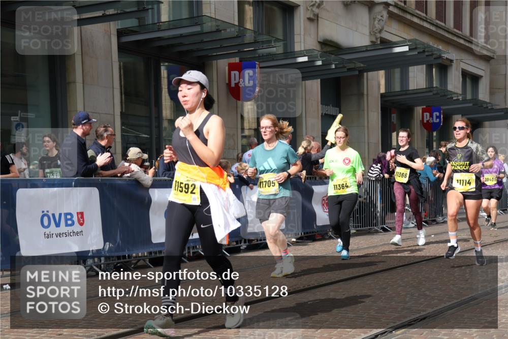 13.09.2026 - 21. swb-Marathon Bremen Strokosch-Dieckow http://msf.ph/oto/10335128 13.09.2026 11:04:32 Ziel 10198, 10283, 10315, 10465, 10481, 10729, 10741, 10850, 10855, 10856, 10940, 10975, 11006, 11114, 11133, 11272, 11364, 11366, 11395, 11518, 11592, 11705, 11757, 11939, 12005, 12235, 12420, 12493, 12495, 12498, 12500, 12502, 12522, 12563, 10160, 10182, 10245, 10291, 10526, 10613, 10711, 10755, 10877, 11114, 11214, 11215, 11221, 11248, 11336, 11410, 11720, 11740, 11761, 11991, 12009, 12929 meine-sportfotos.de