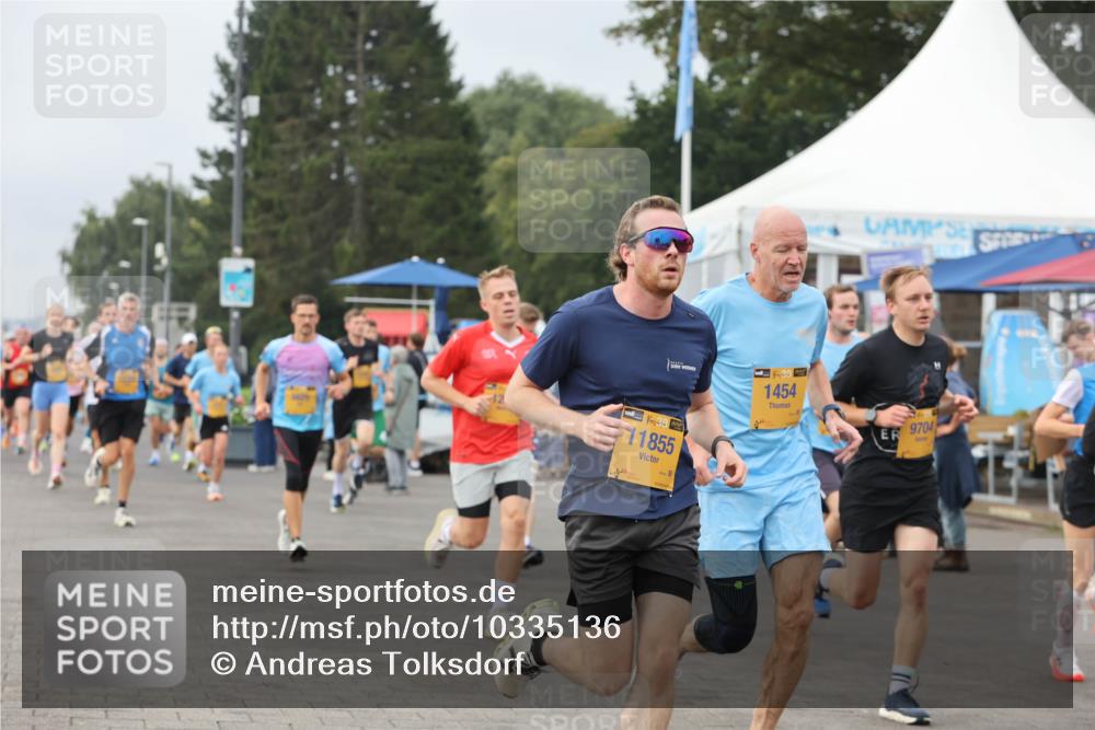 13.09.2026 - Kiel Lauf Andreas Tolksdorf http://msf.ph/oto/10335136 13.09.2026 09:52:54 Kiellinie 38, 11855, 38, 1454, 9704 meine-sportfotos.de