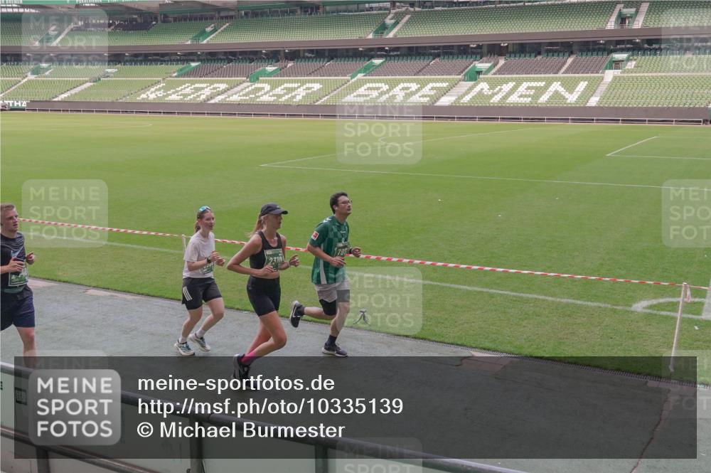 13.09.2026 - 21. swb-Marathon Bremen Michael Burmester http://msf.ph/oto/10335139 13.09.2026 13:09:33 Laufen im Stadion 164, 383, 391, 448, 532, 549, 551, 563, 625, 813, 869, 884, 898, 1025, 1072, 1124, 1150, 1180, 1285, 1289, 1398, 1559, 1688, 1855, 1867, 1880, 1899, 2041, 2208, 2229, 2232, 2243, 2268, 2380, 2413, 2429, 2441, 2467, 2471, 2525, 2530, 2553, 2573, 2594, 2635, 2692, 2714, 2717, 2727, 2785, 2823, 2841, 2897, 2920, 2930, 2931, 2941, 3032, 3063, 3067, 3086, 3291, 3316, 3333, 3398, 3437, 3707, 3769, 3857, 109 meine-sportfotos.de