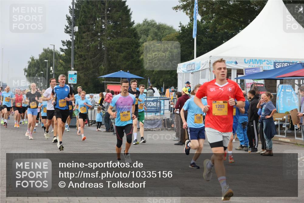 13.09.2026 - Kiel Lauf Andreas Tolksdorf http://msf.ph/oto/10335156 13.09.2026 09:52:55 Kiellinie 12308, 4410, 3825, 3353, 1203, 1119 meine-sportfotos.de