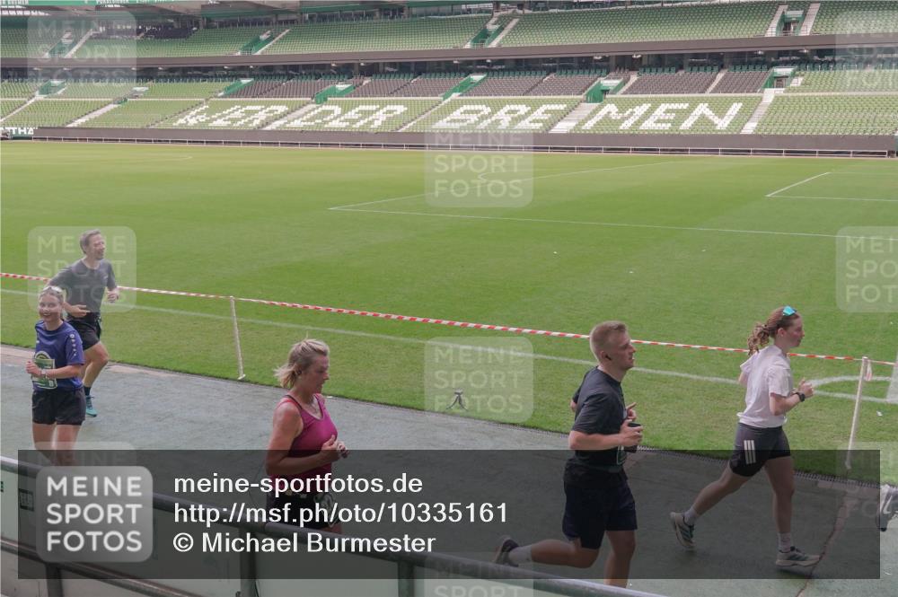 13.09.2026 - 21. swb-Marathon Bremen Michael Burmester http://msf.ph/oto/10335161 13.09.2026 13:09:34 Laufen im Stadion 164, 383, 391, 448, 532, 549, 551, 563, 625, 813, 869, 884, 898, 1025, 1072, 1124, 1150, 1180, 1289, 1398, 1559, 1688, 1855, 1867, 1880, 1899, 2041, 2208, 2229, 2232, 2243, 2268, 2380, 2413, 2429, 2441, 2467, 2471, 2525, 2530, 2553, 2573, 2594, 2635, 2692, 2714, 2717, 2727, 2785, 2823, 2841, 2897, 2920, 2930, 2931, 2941, 3032, 3063, 3067, 3086, 3291, 3316, 3333, 3398, 3437, 3707, 3769, 3857, 109 meine-sportfotos.de
