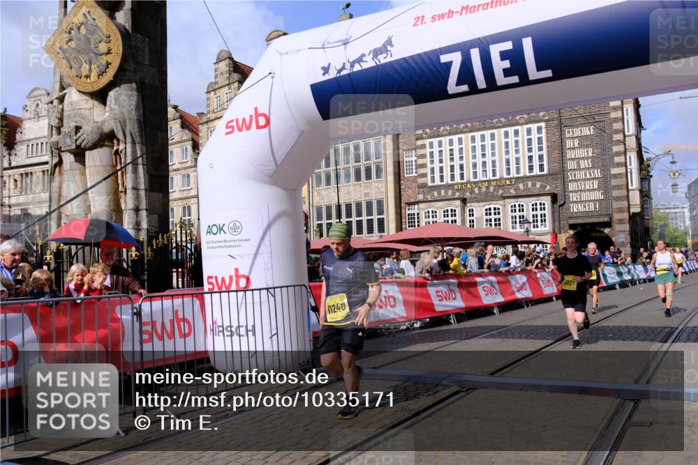 13.09.2026 - 21. swb-Marathon Bremen Tim E. http://msf.ph/oto/10335171 13.09.2026 11:06:50 Ziel 10323, 10654, 10795, 10849, 10852, 10853, 10989, 11021, 11028, 11240, 11374, 11432, 11729, 12217, 12485 meine-sportfotos.de