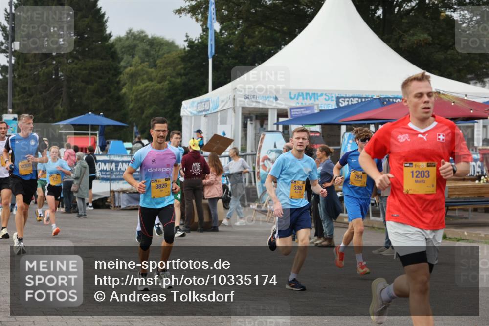 13.09.2026 - Kiel Lauf Andreas Tolksdorf http://msf.ph/oto/10335174 13.09.2026 09:52:55 Kiellinie 12308, 3825, 3353, 754, 39, 1203 meine-sportfotos.de