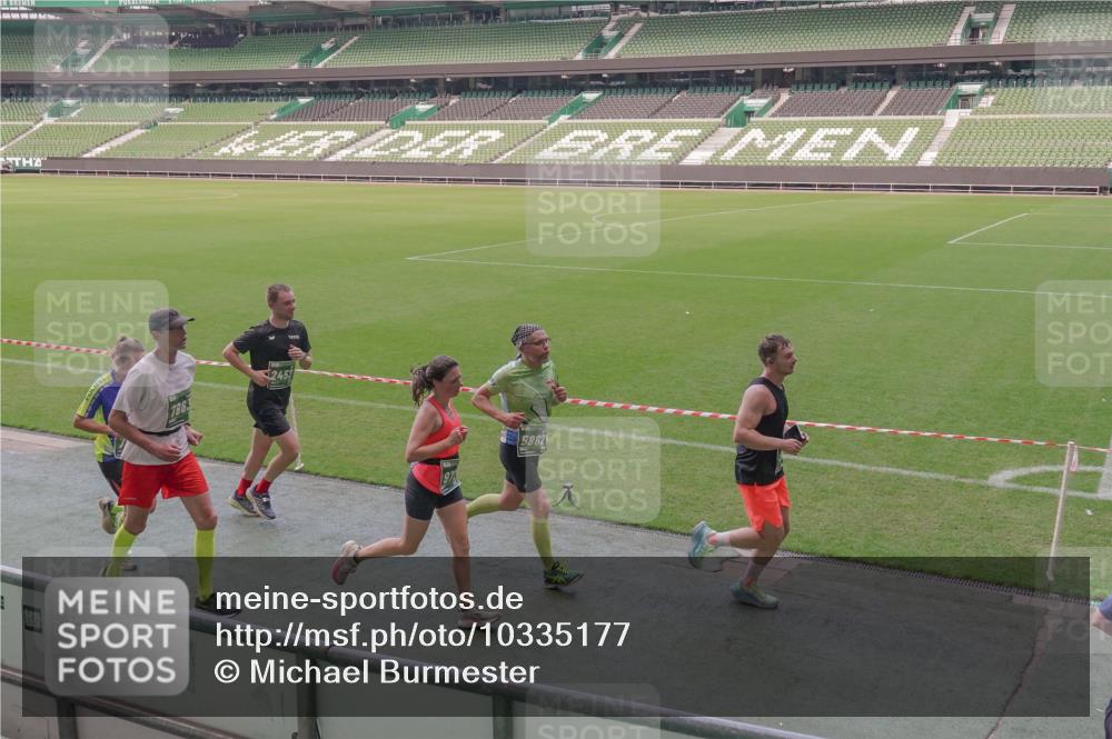13.09.2026 - 21. swb-Marathon Bremen Michael Burmester http://msf.ph/oto/10335177 13.09.2026 13:09:37 Laufen im Stadion 164, 383, 391, 448, 532, 549, 563, 625, 813, 869, 884, 898, 1025, 1072, 1124, 1150, 1180, 1289, 1398, 1559, 1855, 1867, 1880, 1899, 2041, 2202, 2208, 2229, 2232, 2243, 2268, 2339, 2380, 2413, 2429, 2441, 2467, 2471, 2525, 2530, 2553, 2573, 2594, 2635, 2692, 2714, 2717, 2727, 2785, 2823, 2841, 2897, 2920, 2930, 2931, 2941, 3032, 3063, 3067, 3086, 3089, 3122, 3291, 3316, 3333, 3398, 3437, 3707, 3769, 3857, 109 meine-sportfotos.de