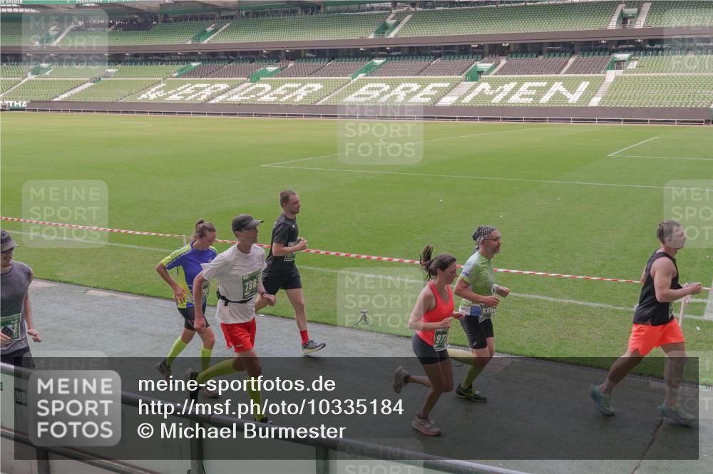 13.09.2026 - 21. swb-Marathon Bremen Michael Burmester http://msf.ph/oto/10335184 13.09.2026 13:09:38 Laufen im Stadion 164, 383, 391, 448, 532, 549, 563, 625, 813, 869, 884, 898, 1025, 1072, 1124, 1150, 1180, 1289, 1398, 1559, 1855, 1867, 1880, 1899, 2041, 2202, 2208, 2229, 2232, 2243, 2268, 2339, 2380, 2413, 2429, 2441, 2467, 2471, 2525, 2530, 2553, 2573, 2594, 2635, 2682, 2692, 2714, 2717, 2727, 2785, 2823, 2841, 2897, 2920, 2930, 2931, 2941, 3032, 3063, 3067, 3086, 3089, 3122, 3291, 3316, 3333, 3398, 3437, 3707, 3769, 3857, 109 meine-sportfotos.de