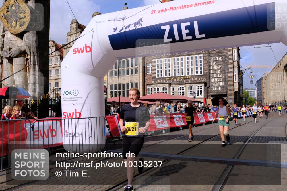 13.09.2026 - 21. swb-Marathon Bremen Tim E. http://msf.ph/oto/10335237 13.09.2026 11:06:52 Ziel 10323, 10654, 10795, 10849, 10852, 10853, 10989, 11021, 11028, 11240, 12146, 12217, 12485 meine-sportfotos.de