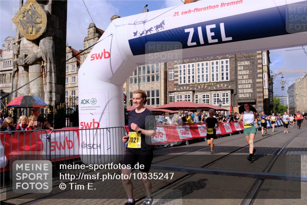 13.09.2026 - 21. swb-Marathon Bremen Tim E. http://msf.ph/oto/10335247 13.09.2026 11:06:52 Ziel 10323, 10654, 10795, 10849, 10852, 10853, 10989, 11021, 11028, 11240, 12146, 12217, 12485 meine-sportfotos.de