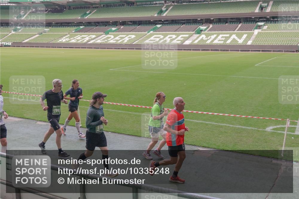 13.09.2026 - 21. swb-Marathon Bremen Michael Burmester http://msf.ph/oto/10335248 13.09.2026 13:09:46 Laufen im Stadion 164, 383, 391, 448, 532, 549, 563, 625, 813, 869, 898, 1025, 1072, 1124, 1150, 1180, 1289, 1398, 1559, 1855, 1867, 1880, 1894, 1899, 2041, 2202, 2208, 2229, 2232, 2243, 2268, 2284, 2339, 2342, 2380, 2413, 2429, 2441, 2467, 2471, 2525, 2530, 2553, 2573, 2594, 2682, 2692, 2714, 2717, 2727, 2785, 2823, 2841, 2897, 2920, 2930, 2931, 2932, 2941, 3032, 3063, 3067, 3086, 3089, 3122, 3291, 3316, 3333, 3370, 3398, 3410, 3437, 3707, 3769, 3857, 109 meine-sportfotos.de