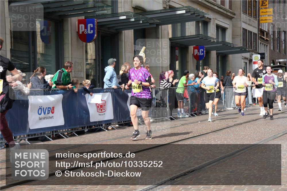 13.09.2026 - 21. swb-Marathon Bremen Strokosch-Dieckow http://msf.ph/oto/10335252 13.09.2026 11:04:35 Ziel 10198, 10283, 10315, 10465, 10481, 10729, 10741, 10850, 10855, 10856, 10940, 10975, 11006, 11133, 11272, 11366, 11395, 11518, 11592, 11705, 11757, 11939, 12002, 12005, 12064, 12235, 12420, 12493, 12495, 12498, 12500, 12502, 12522, 12563, 10160, 10182, 10245, 10526, 10613, 10711, 10755, 10877, 11114, 11214, 11215, 11248, 11336, 11364, 11410, 11592, 11720, 11740, 11761, 11991, 12009, 12929 meine-sportfotos.de