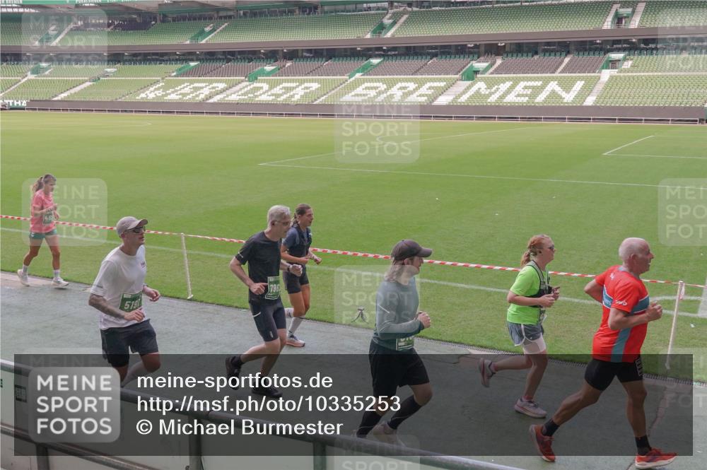 13.09.2026 - 21. swb-Marathon Bremen Michael Burmester http://msf.ph/oto/10335253 13.09.2026 13:09:47 Laufen im Stadion 164, 383, 391, 448, 532, 549, 563, 625, 813, 869, 898, 1025, 1072, 1124, 1150, 1180, 1289, 1398, 1559, 1855, 1867, 1880, 1894, 1899, 2041, 2202, 2208, 2232, 2243, 2268, 2284, 2339, 2342, 2380, 2413, 2429, 2441, 2467, 2471, 2525, 2530, 2553, 2573, 2594, 2682, 2692, 2714, 2717, 2785, 2823, 2841, 2897, 2920, 2930, 2931, 2932, 2941, 3032, 3063, 3067, 3086, 3089, 3122, 3291, 3316, 3333, 3370, 3398, 3410, 3437, 3707, 3769, 3857, 109 meine-sportfotos.de
