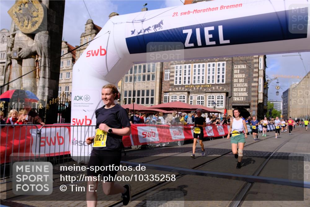 13.09.2026 - 21. swb-Marathon Bremen Tim E. http://msf.ph/oto/10335258 13.09.2026 11:06:52 Ziel 10323, 10654, 10795, 10849, 10852, 10853, 10989, 11021, 11028, 11240, 12146, 12217, 12485 meine-sportfotos.de