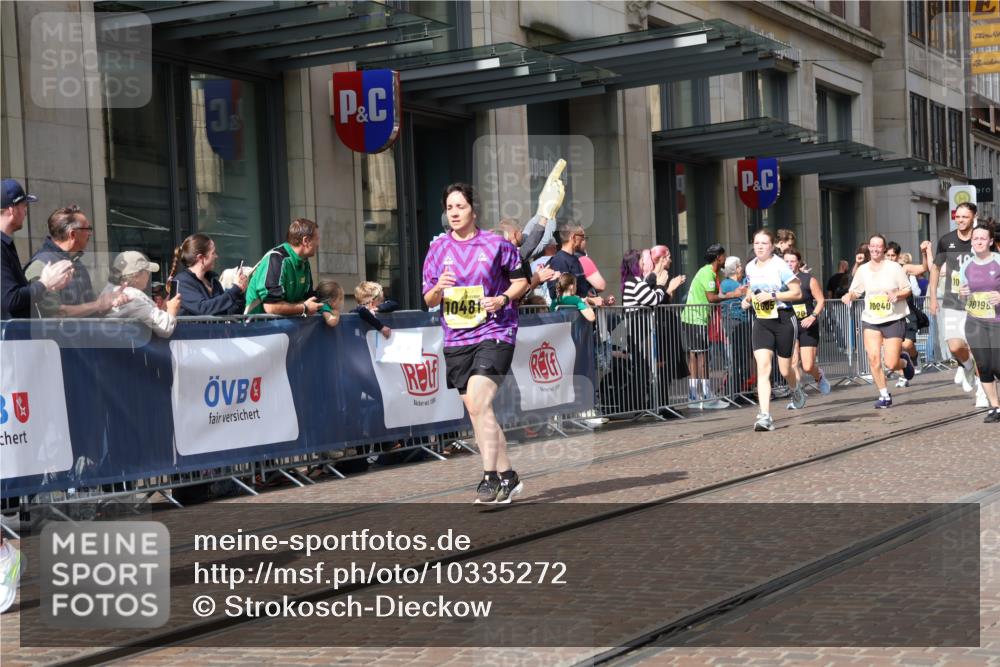 13.09.2026 - 21. swb-Marathon Bremen Strokosch-Dieckow http://msf.ph/oto/10335272 13.09.2026 11:04:35 Ziel 10198, 10283, 10315, 10465, 10481, 10729, 10741, 10850, 10855, 10856, 10940, 10975, 11006, 11133, 11272, 11366, 11395, 11518, 11592, 11705, 11757, 11939, 12002, 12005, 12064, 12235, 12420, 12493, 12495, 12498, 12500, 12502, 12522, 12563, 10160, 10182, 10245, 10526, 10613, 10711, 10755, 10877, 11114, 11214, 11215, 11248, 11336, 11364, 11410, 11592, 11720, 11740, 11761, 11991, 12009, 12929 meine-sportfotos.de