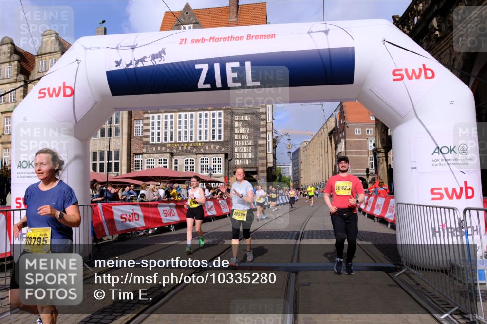13.09.2026 - 21. swb-Marathon Bremen Tim E. http://msf.ph/oto/10335280 13.09.2026 11:06:58 Ziel 10323, 10654, 10795, 10849, 10989, 11021, 11066, 11240, 11370, 12124, 12146, 12219, 12249, 12485 meine-sportfotos.de