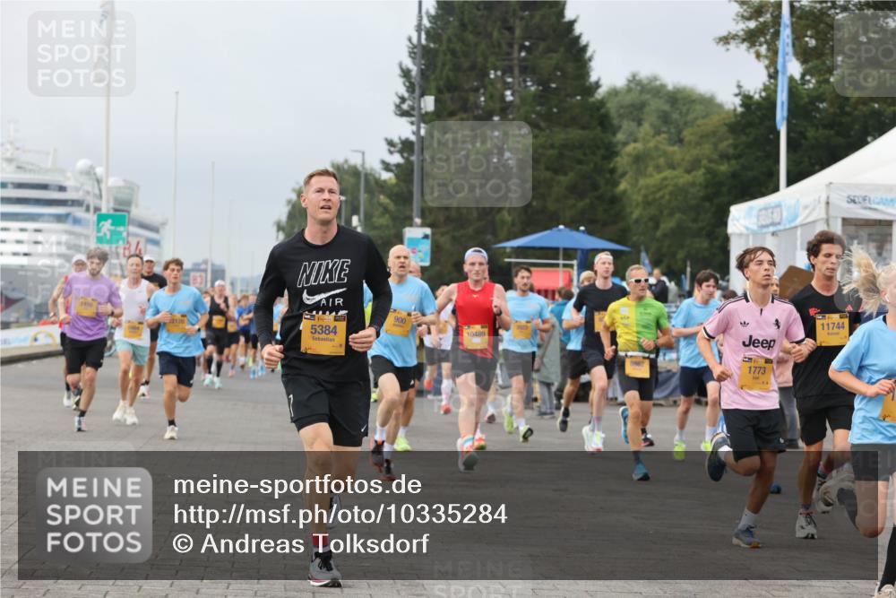 13.09.2026 - Kiel Lauf Andreas Tolksdorf http://msf.ph/oto/10335284 13.09.2026 09:53:00 Kiellinie 12120, 5384, 900, 10489, 8862, 1773, 11744 meine-sportfotos.de