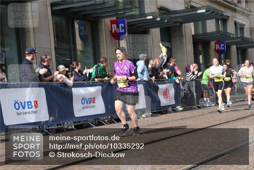 13.09.2026 - 21. swb-Marathon Bremen Strokosch-Dieckow http://msf.ph/oto/10335292 13.09.2026 11:04:35 Ziel 10198, 10283, 10315, 10465, 10481, 10729, 10741, 10850, 10855, 10856, 10940, 10975, 11006, 11133, 11272, 11366, 11395, 11518, 11592, 11705, 11757, 11939, 12002, 12005, 12064, 12235, 12420, 12493, 12495, 12498, 12500, 12502, 12522, 12563, 10160, 10182, 10245, 10526, 10613, 10711, 10755, 10877, 11114, 11214, 11215, 11248, 11336, 11364, 11410, 11592, 11720, 11740, 11761, 11991, 12009, 12929 meine-sportfotos.de