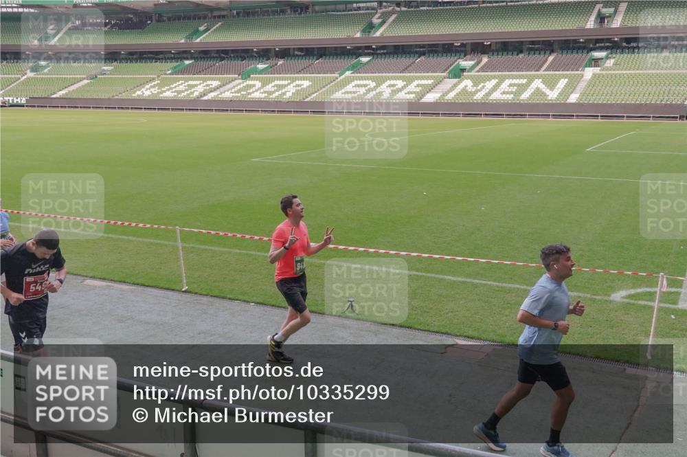 13.09.2026 - 21. swb-Marathon Bremen Michael Burmester http://msf.ph/oto/10335299 13.09.2026 13:09:55 Laufen im Stadion 164, 383, 391, 448, 532, 549, 563, 625, 813, 869, 898, 1025, 1072, 1124, 1150, 1180, 1398, 1738, 1855, 1867, 1880, 1894, 1967, 2202, 2208, 2232, 2243, 2268, 2284, 2333, 2339, 2342, 2380, 2413, 2429, 2432, 2441, 2467, 2471, 2525, 2530, 2553, 2573, 2594, 2654, 2682, 2692, 2714, 2717, 2785, 2819, 2823, 2841, 2897, 2920, 2930, 2931, 2932, 2941, 3032, 3063, 3086, 3089, 3122, 3208, 3291, 3316, 3333, 3370, 3398, 3410, 3437, 3470, 3707, 3769, 3857, 109 meine-sportfotos.de