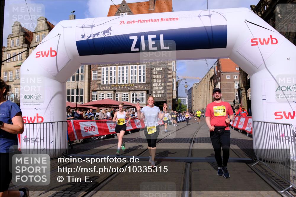 13.09.2026 - 21. swb-Marathon Bremen Tim E. http://msf.ph/oto/10335315 13.09.2026 11:06:58 Ziel 10323, 10654, 10795, 10849, 10989, 11021, 11066, 11240, 11370, 12124, 12146, 12219, 12249, 12485 meine-sportfotos.de