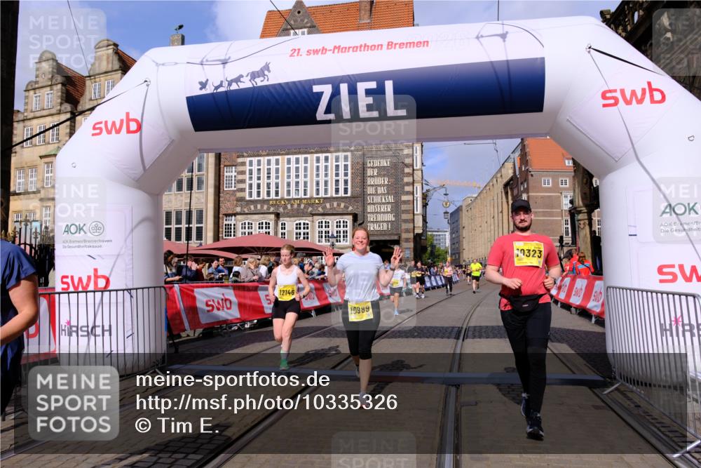13.09.2026 - 21. swb-Marathon Bremen Tim E. http://msf.ph/oto/10335326 13.09.2026 11:06:58 Ziel 10323, 10654, 10795, 10849, 10989, 11021, 11066, 11240, 11370, 12124, 12146, 12219, 12249, 12485 meine-sportfotos.de