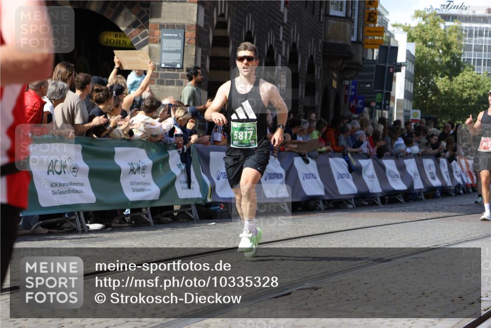 13.09.2026 - 21. swb-Marathon Bremen Strokosch-Dieckow http://msf.ph/oto/10335328 13.09.2026 13:17:42 Ziel 560, 842, 3148, 4805, 6095, 6734, 6759, 6803, 8253, 8446, 8532, 8714, 9075, 948, 1797, 2001, 2125, 3051, 3192, 4286, 4374, 5530, 5817, 5935, 8869, 9595, 9596, 9837, 13041 meine-sportfotos.de