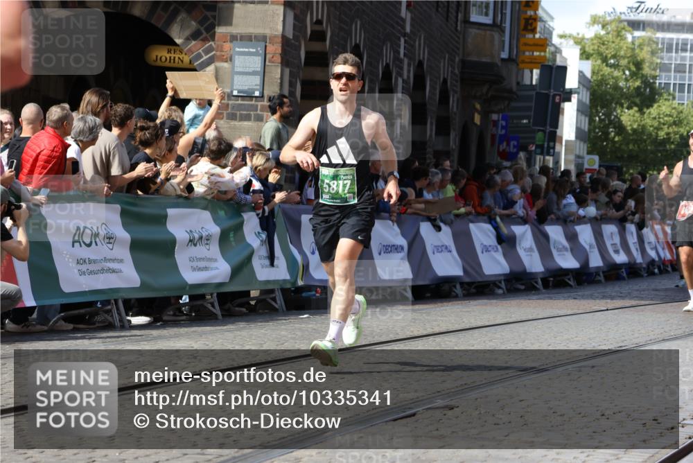 13.09.2026 - 21. swb-Marathon Bremen Strokosch-Dieckow http://msf.ph/oto/10335341 13.09.2026 13:17:42 Ziel 560, 842, 3148, 4805, 6095, 6734, 6759, 6803, 8253, 8446, 8532, 8714, 9075, 948, 1797, 2001, 2125, 3051, 3192, 4286, 4374, 5530, 5817, 5935, 8869, 9595, 9596, 9837, 13041 meine-sportfotos.de