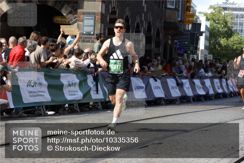13.09.2026 - 21. swb-Marathon Bremen Strokosch-Dieckow http://msf.ph/oto/10335356 13.09.2026 13:17:42 Ziel 560, 842, 3148, 4805, 6095, 6734, 6759, 6803, 8253, 8446, 8532, 8714, 9075, 948, 1797, 2001, 2125, 3051, 3192, 4286, 4374, 5530, 5817, 5935, 8869, 9595, 9596, 9837, 13041 meine-sportfotos.de